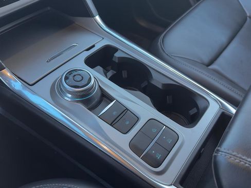 Certified 2023 Ford Explorer XLT w/ Equipment Group 202A image 18