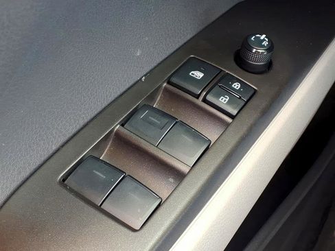 Certified 2023 Toyota Camry SE image 16