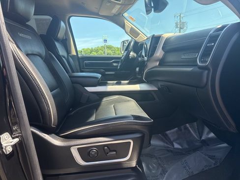 Used 2020 RAM 1500 Laramie AWD/4WD image 10