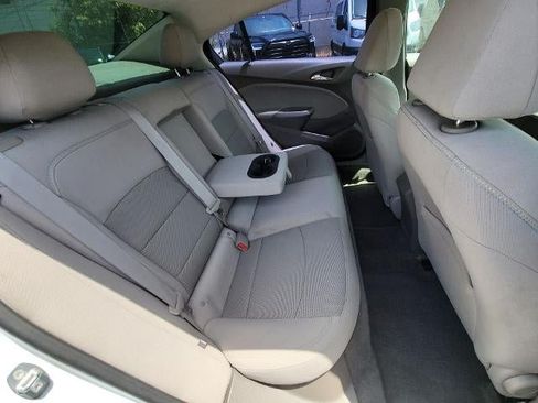 Used 2016 Chevrolet Cruze LT FWD image 23