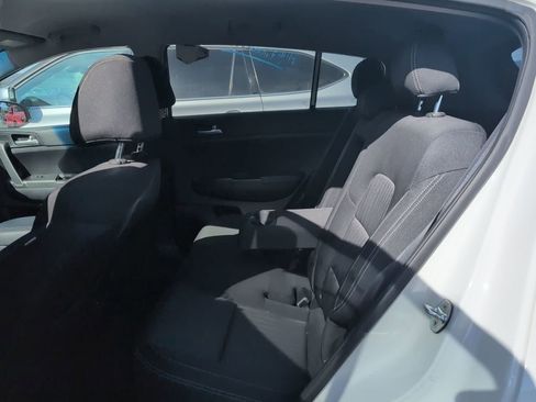 Used 2017 Kia Sportage LX image 6