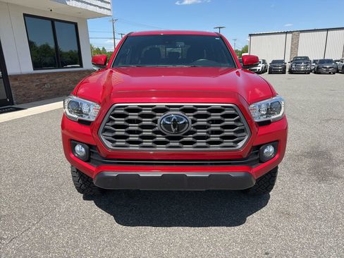 Used 2021 Toyota Tacoma TRD Off-Road w/ Technology Package AWD/4WD image 10