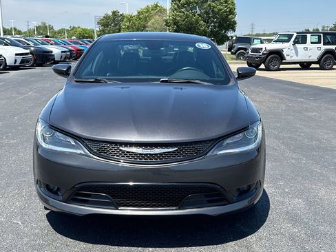 Used 2016 Chrysler 200 S FWD image 8