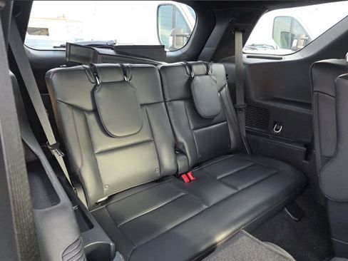 Used 2025 Ford Explorer ST AWD/4WD image 11