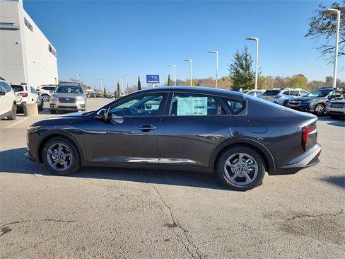New 2025 Kia K4 LXS image 6