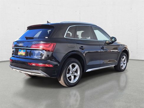 Used 2023 Audi Q5 2.0T Premium w/ Convenience Package image 5