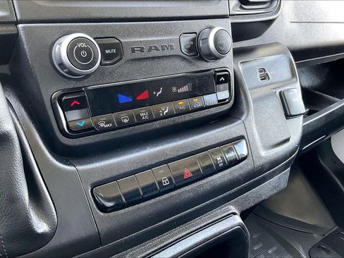Used 2025 RAM ProMaster 2500 w/ Convenience Group FWD image 33