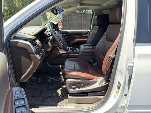 Used 2018 Chevrolet Suburban Premier AWD/4WD image 12