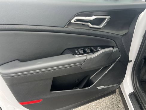 Used 2025 Kia Sportage EX w/ Premium Package image 20