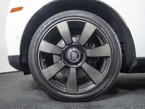 Used 2019 Rolls-Royce Cullinan AWD/4WD image 11
