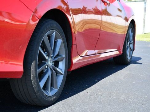 Used 2020 Honda Civic EX image 9