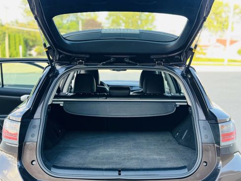 Used 2011 Lexus CT 200h Premium image 16