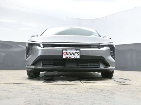 Used 2025 Kia K4 LXS image 46