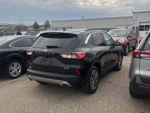 Used 2022 Ford Escape SEL w/ Technology Package image 4