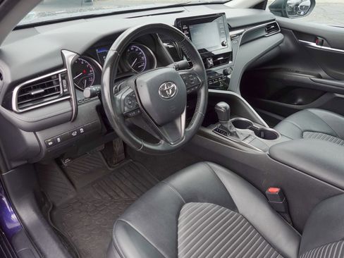 Used 2022 Toyota Camry SE FWD image 9