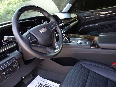 Certified 2024 Cadillac Escalade Sport Platinum w/ LPO, ONYX Package AWD/4WD image 12