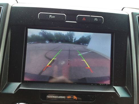 Used 2018 Ford F150 XLT w/ Equipment Group 302A Luxury image 10