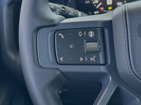 New 2024 Land Rover Defender 130 X-Dynamic SE image 22