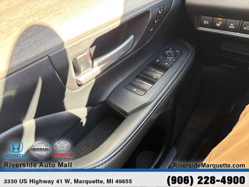 Used 2024 Toyota Grand Highlander Limited image 31