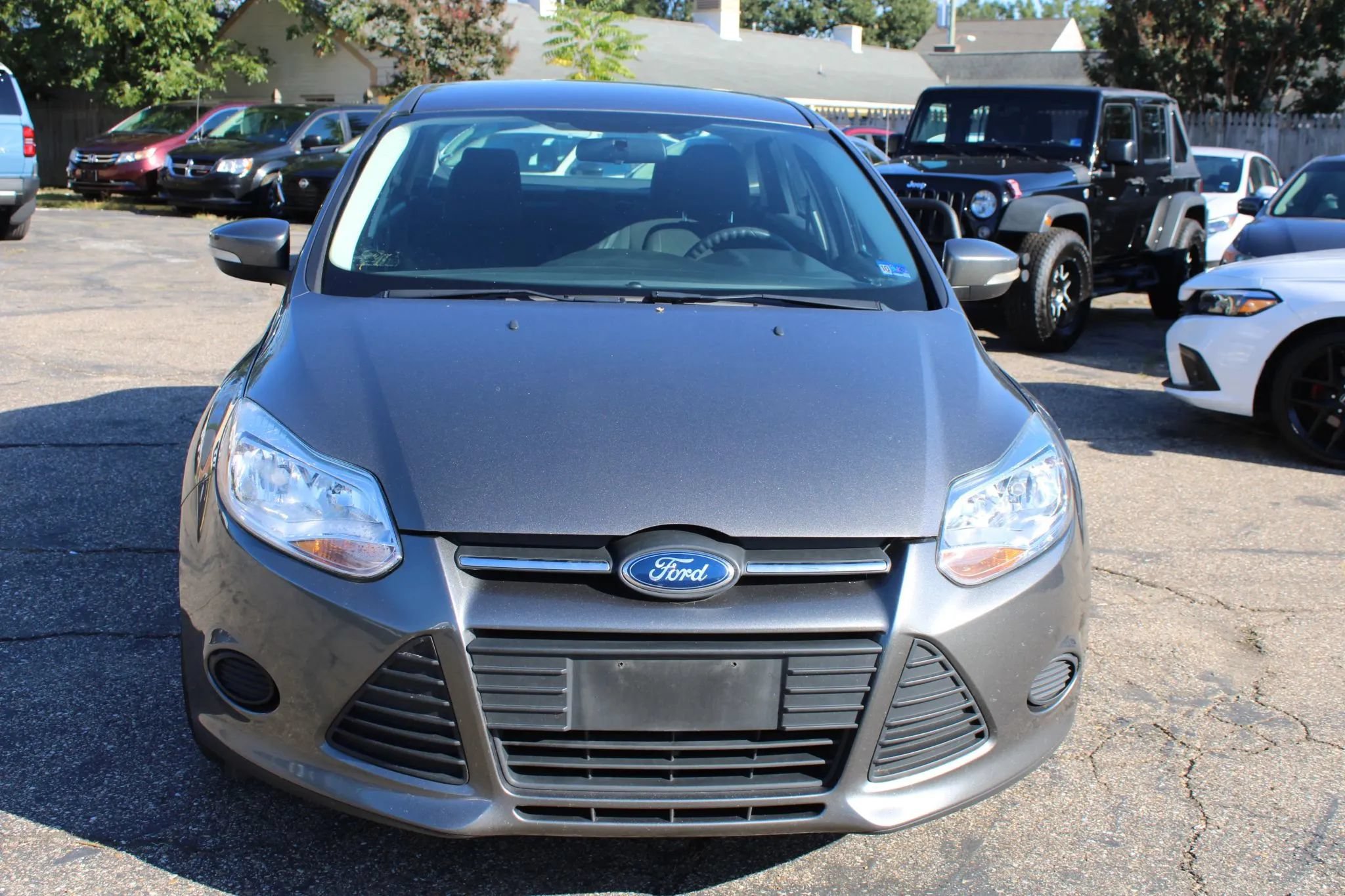 Used 2013 Ford Focus SE FWD image 2