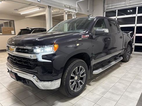 Used 2024 Chevrolet Silverado 1500 LT w/ Z71 Off-Road Package image 1