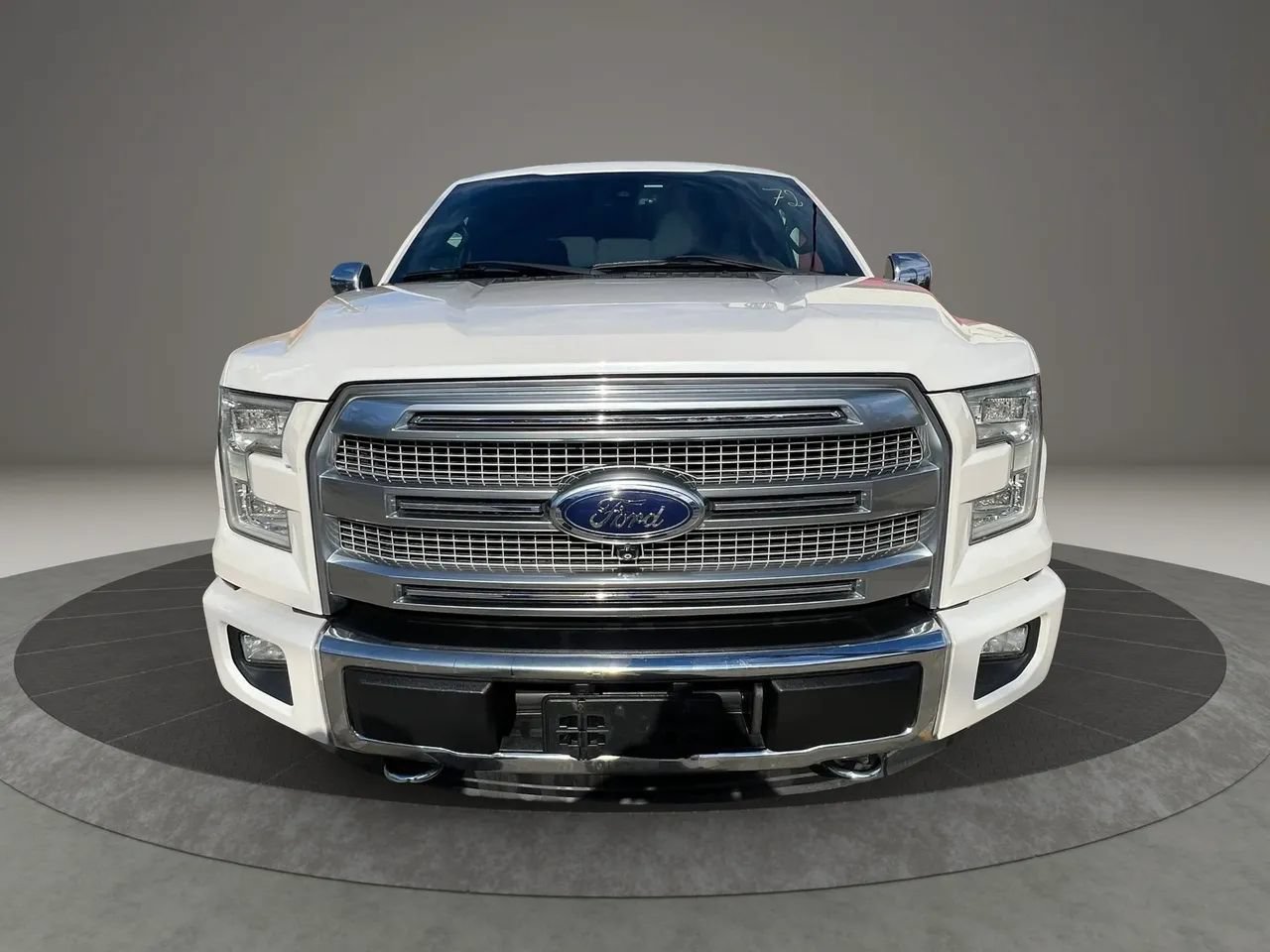 Used 2015 Ford F150 Platinum w/ Equipment Group 701A Luxury AWD/4WD image 8