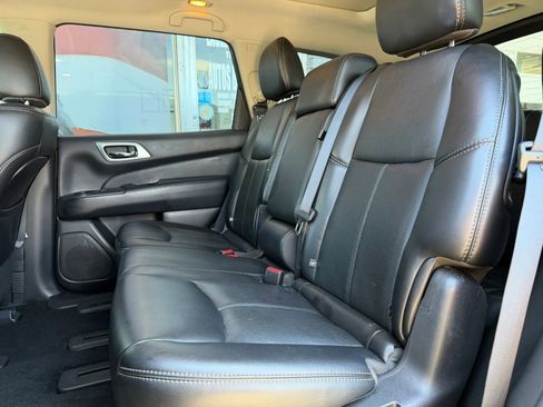 Used 2017 Nissan Pathfinder Platinum w/ Cargo Package image 12
