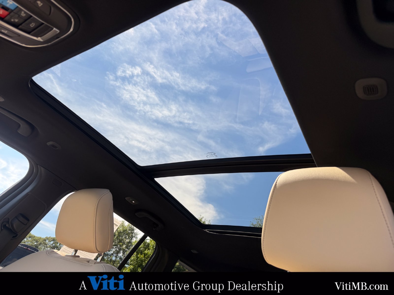 Used 2023 Jeep Grand Cherokee Limited AWD/4WD image 19