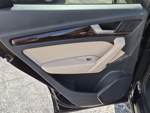 Used 2018 Audi Q5 2.0T Premium Plus w/ Premium Plus Package image 16