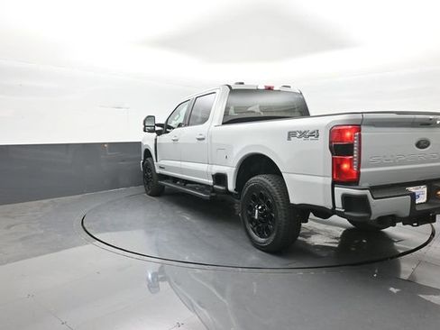 New 2026 Ford F250 Lariat w/ Black Appearance Package AWD/4WD image 5