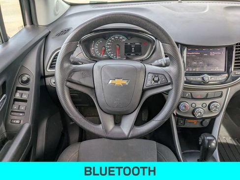 Used 2022 Chevrolet Trax LS image 18