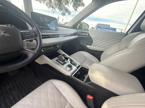 Used 2024 Mitsubishi Outlander SEL AWD/4WD image 18