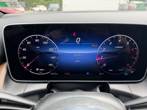 Certified 2025 Mercedes-Benz GLC 300 4MATIC image 9