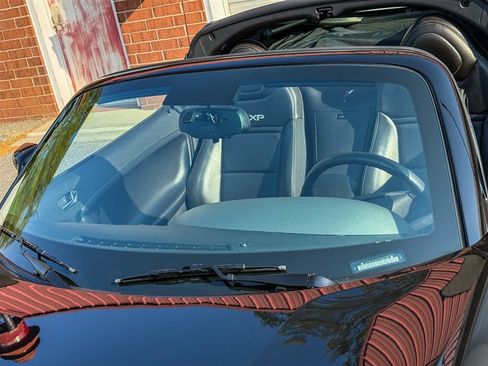 Used 2009 Pontiac Solstice GXP w/ Premium Package RWD image 18