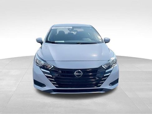 Certified 2023 Nissan Versa SV FWD image 3