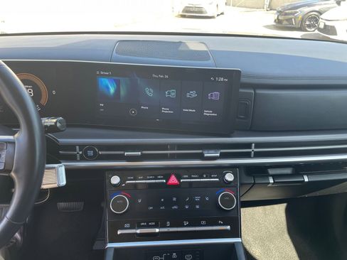 Used 2025 Hyundai Santa Fe SEL image 17