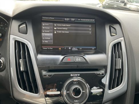 Used 2014 Ford Focus Titanium FWD image 21