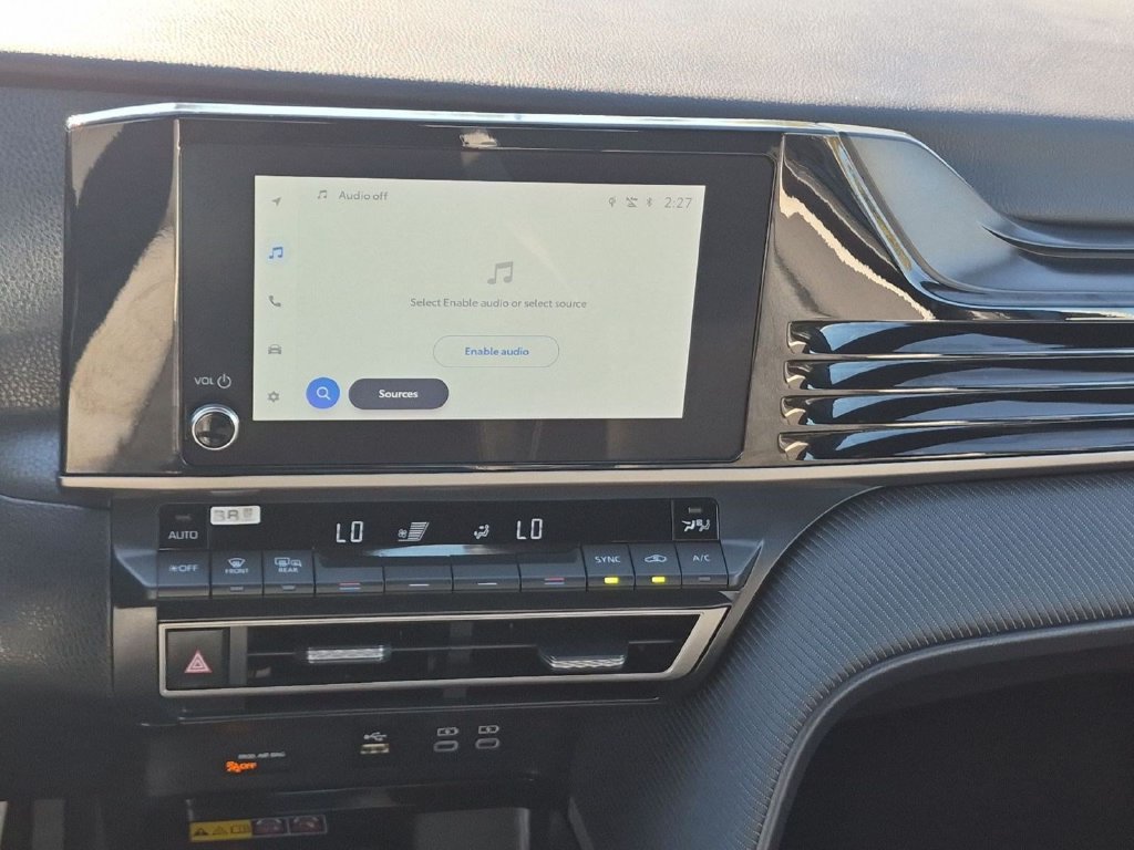 Used 2025 Toyota Camry SE FWD image 16