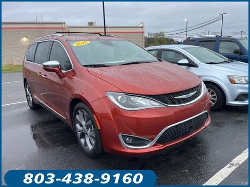 Used 2018 Chrysler Pacifica Limited w/ Tire & Wheel Group image 1
