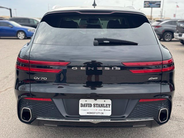 Used 2025 Genesis GV70 2.5T AWD/4WD image 5