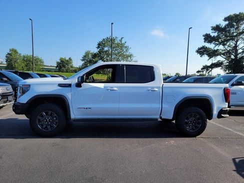 Used 2024 GMC Sierra 1500 AT4X image 5