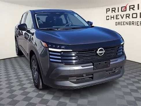 Used 2025 Nissan Kicks S image 3