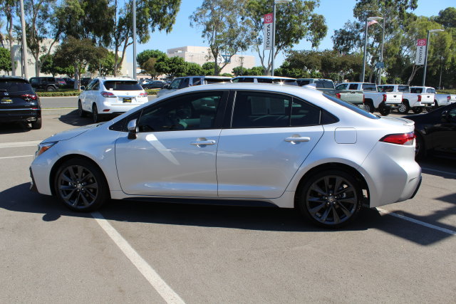Certified 2026 Toyota Corolla SE FWD image 6