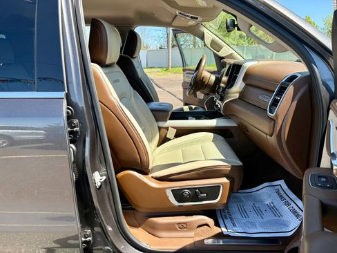 Used 2019 RAM 1500 Laramie AWD/4WD image 23