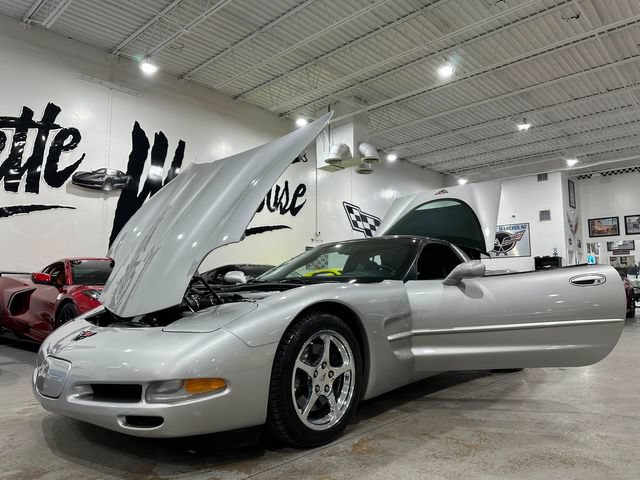 Used 2004 Chevrolet Corvette Coupe w/ Preferred Equipment Group RWD image 31
