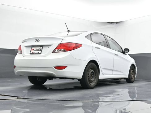 Used 2016 Hyundai Accent SE w/ Option Group 02 FWD image 21