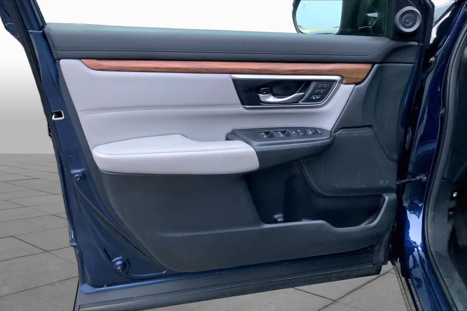 Used 2022 Honda CR-V Touring image 19
