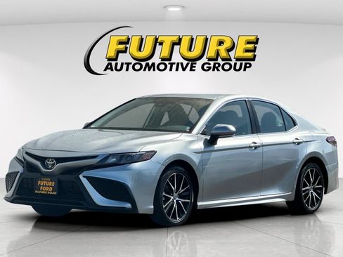 Used 2024 Toyota Camry SE w/ Convenience Package FWD image 8