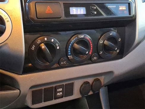 Used 2014 Toyota Tacoma 4x4 Double Cab image 22