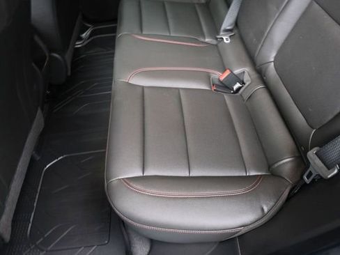 Used 2025 Chevrolet Trax RS w/ Sunroof Package FWD image 21